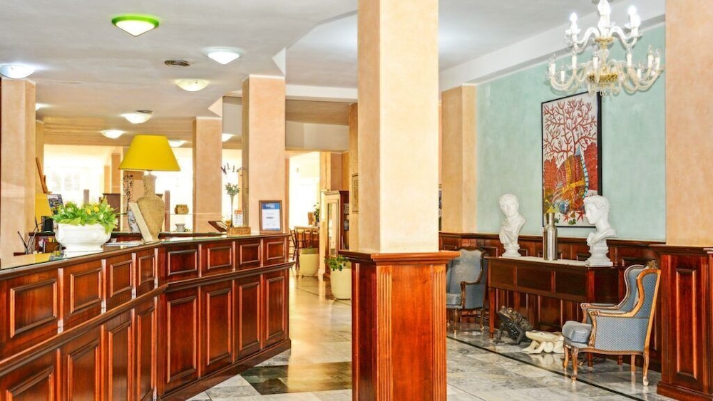 Club Malaspina Hotel and Resort 11/54