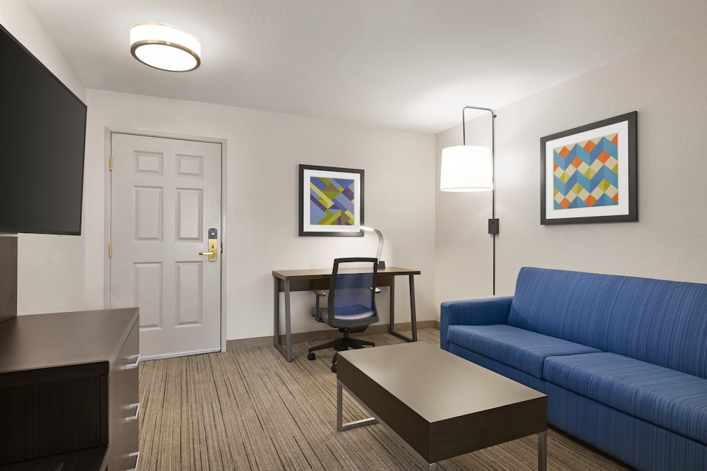 Holiday Inn Express Hotel & Suites Sarasota East - I-75 41/67