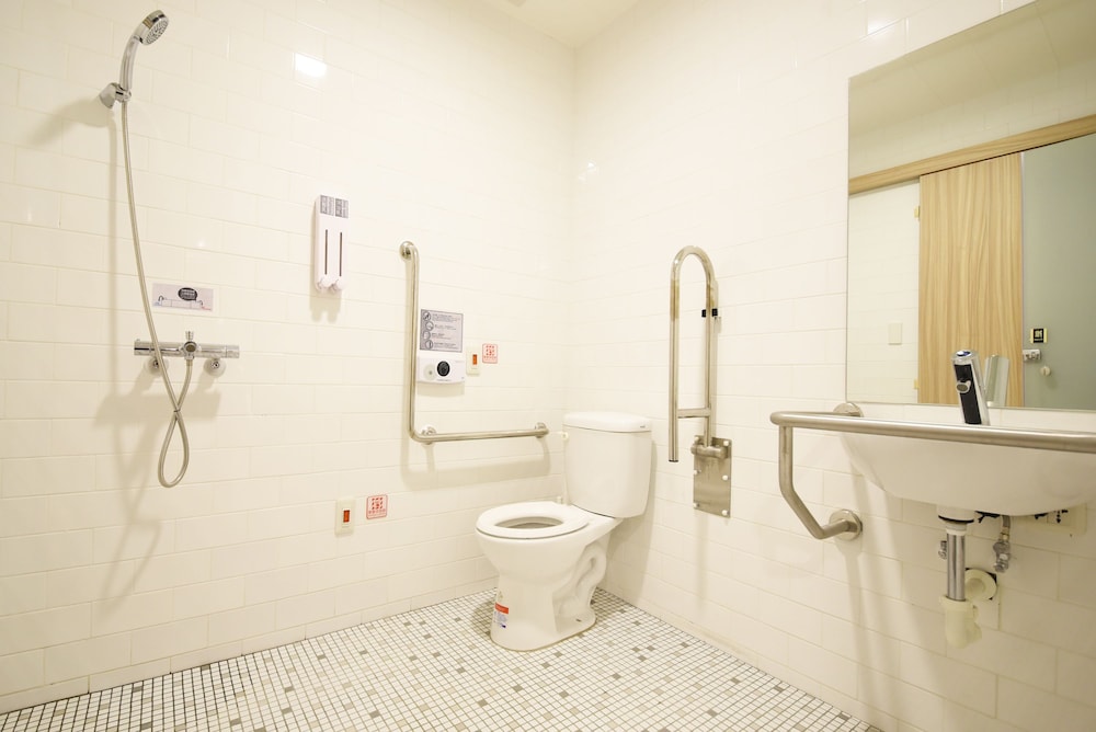 ROOM, TRIPLE, 3 BEDS, PRIVATE BATHROOM