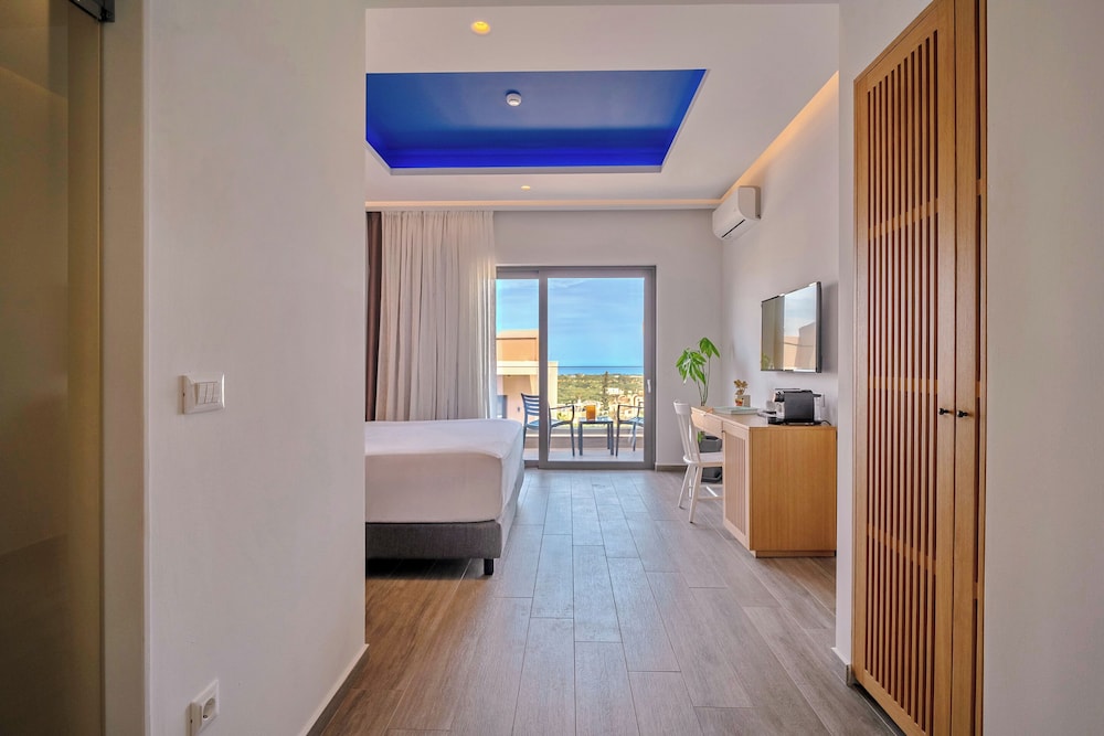 Junior Suite, Studio, Double Bed, Partial Sea View, Sofa, Terrace، Villaggio Boutique Hotel Hersonissos - Adults Only 7/7