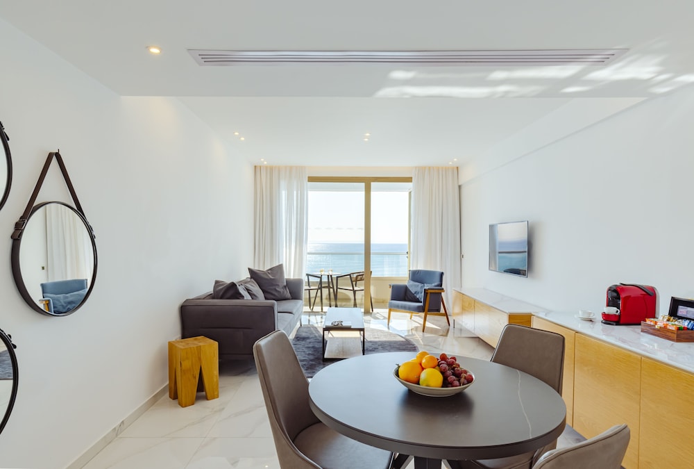 Golden Bay Beach Hotel 30/50