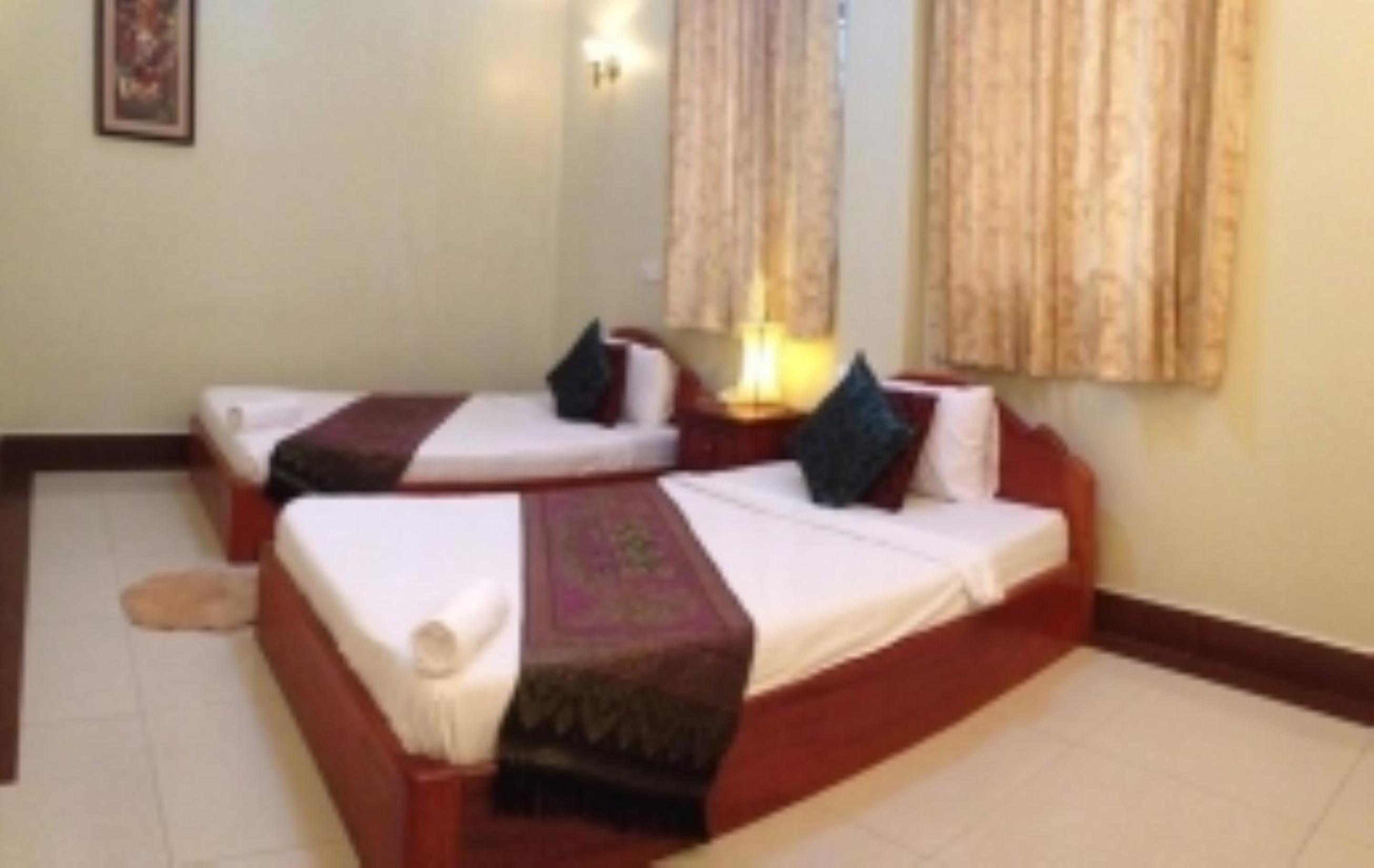 Golden Noura Villa Pub & Restaurant 13/47