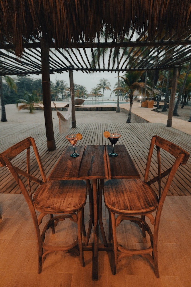Tay Beach Hotel 61/75