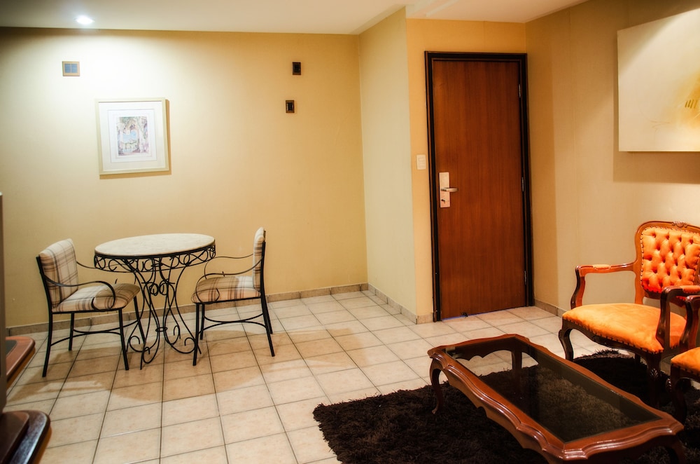 POUSADA DOS GIRASSOIS - PALMAS 15/19