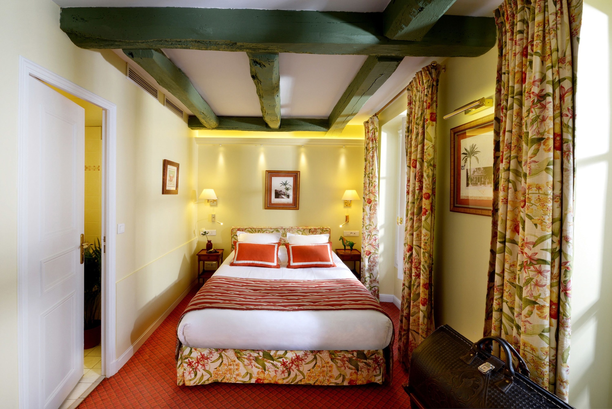 CLASSIC, DOUBLE BED