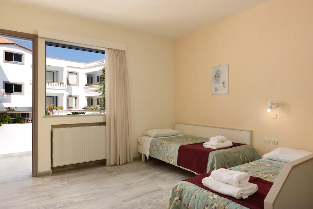 Ariadne Hotel 8/30