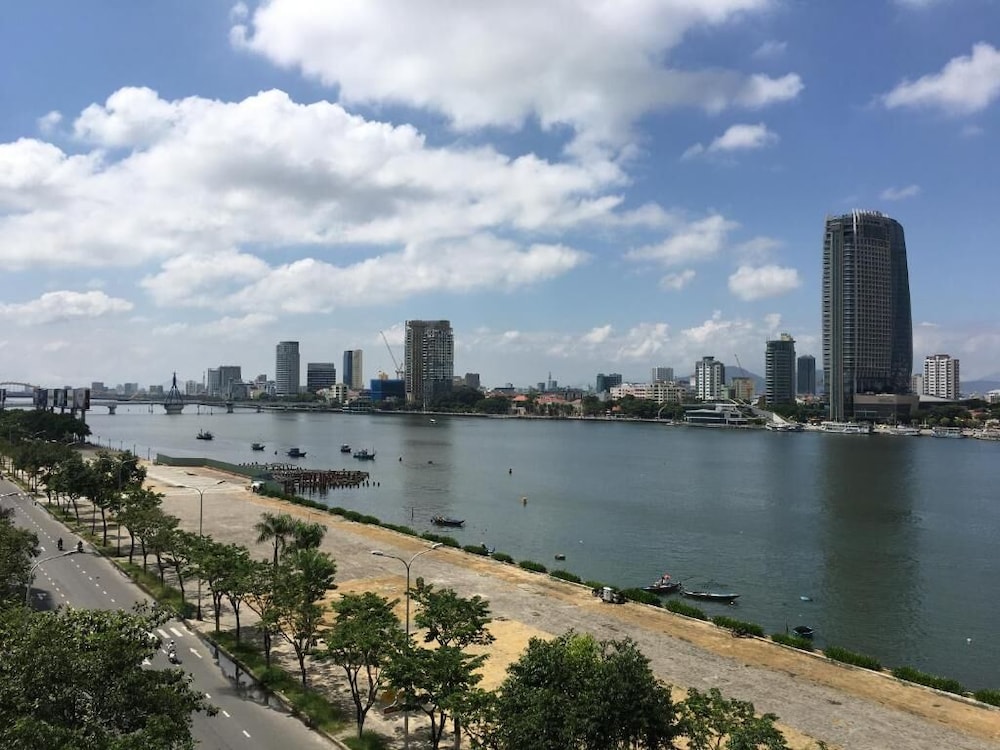 Vitalis Riverside Hotel 57/65