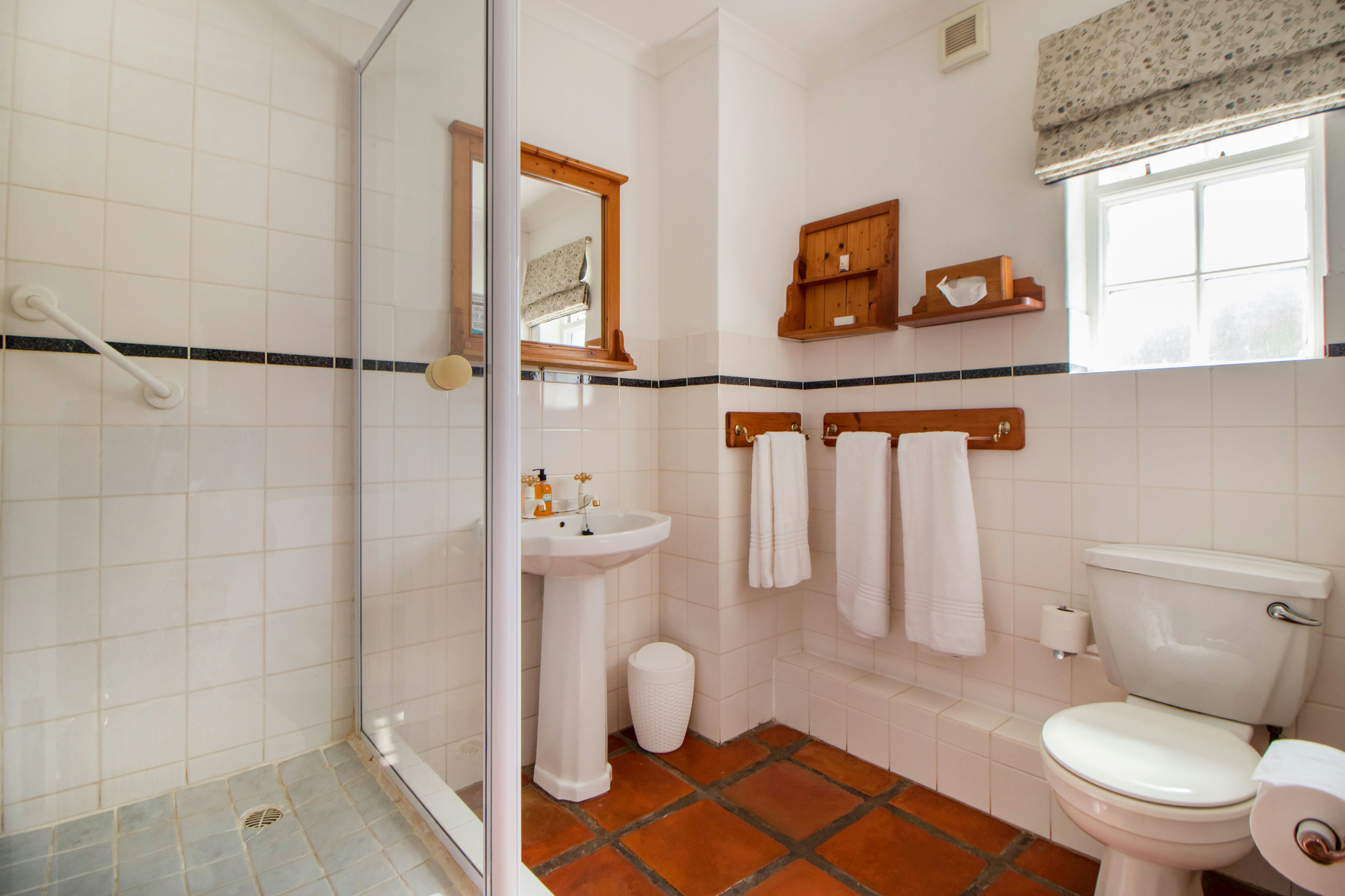 The Farmhouse Hotel 44/45