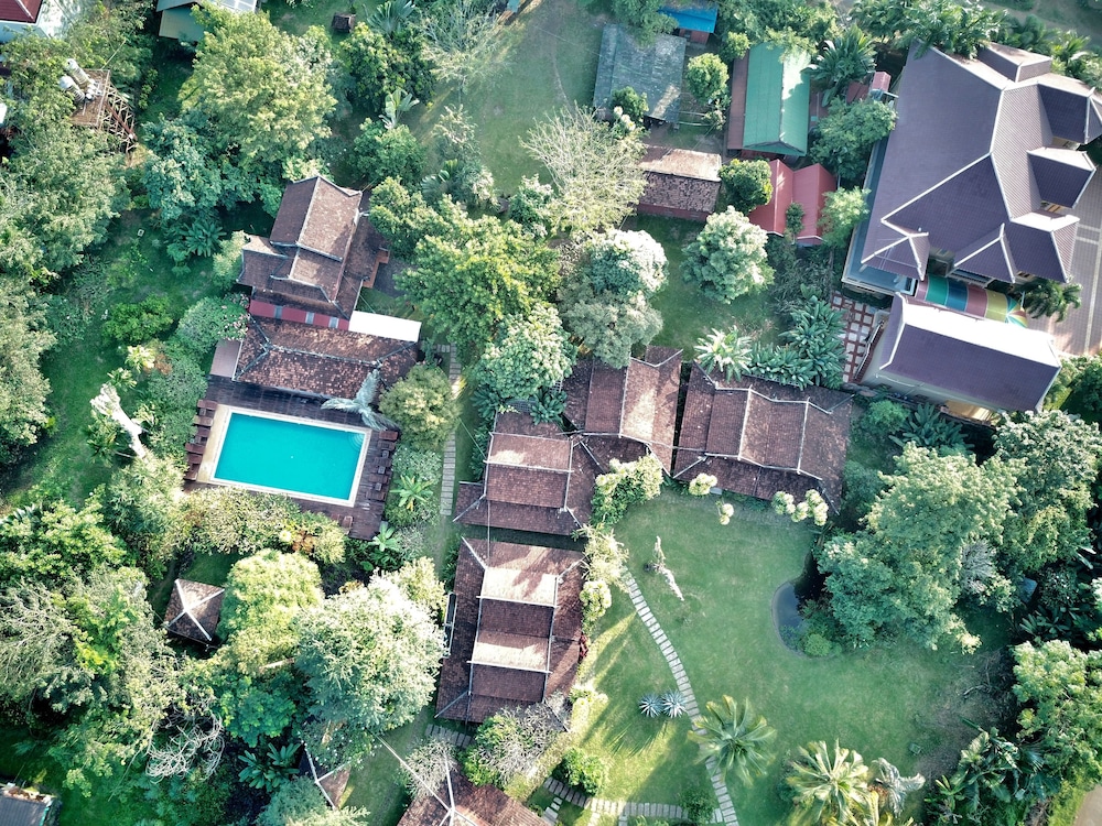 Terres Rouges Lodge 42/50