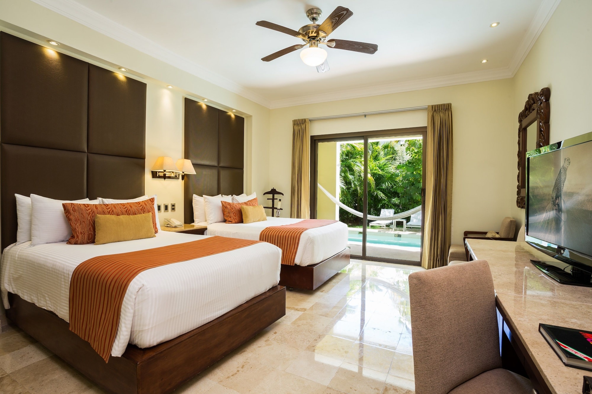 Preferred Club, Swim Out, Garden, Deluxe, 2 Double Beds