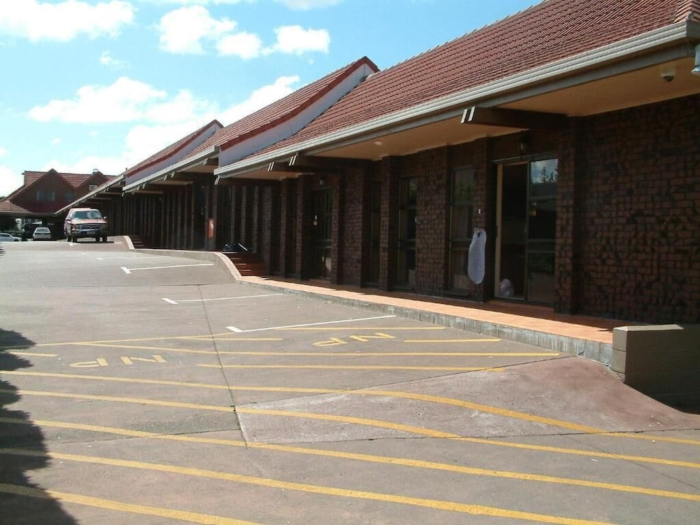 Beetham Park Motel 47/54