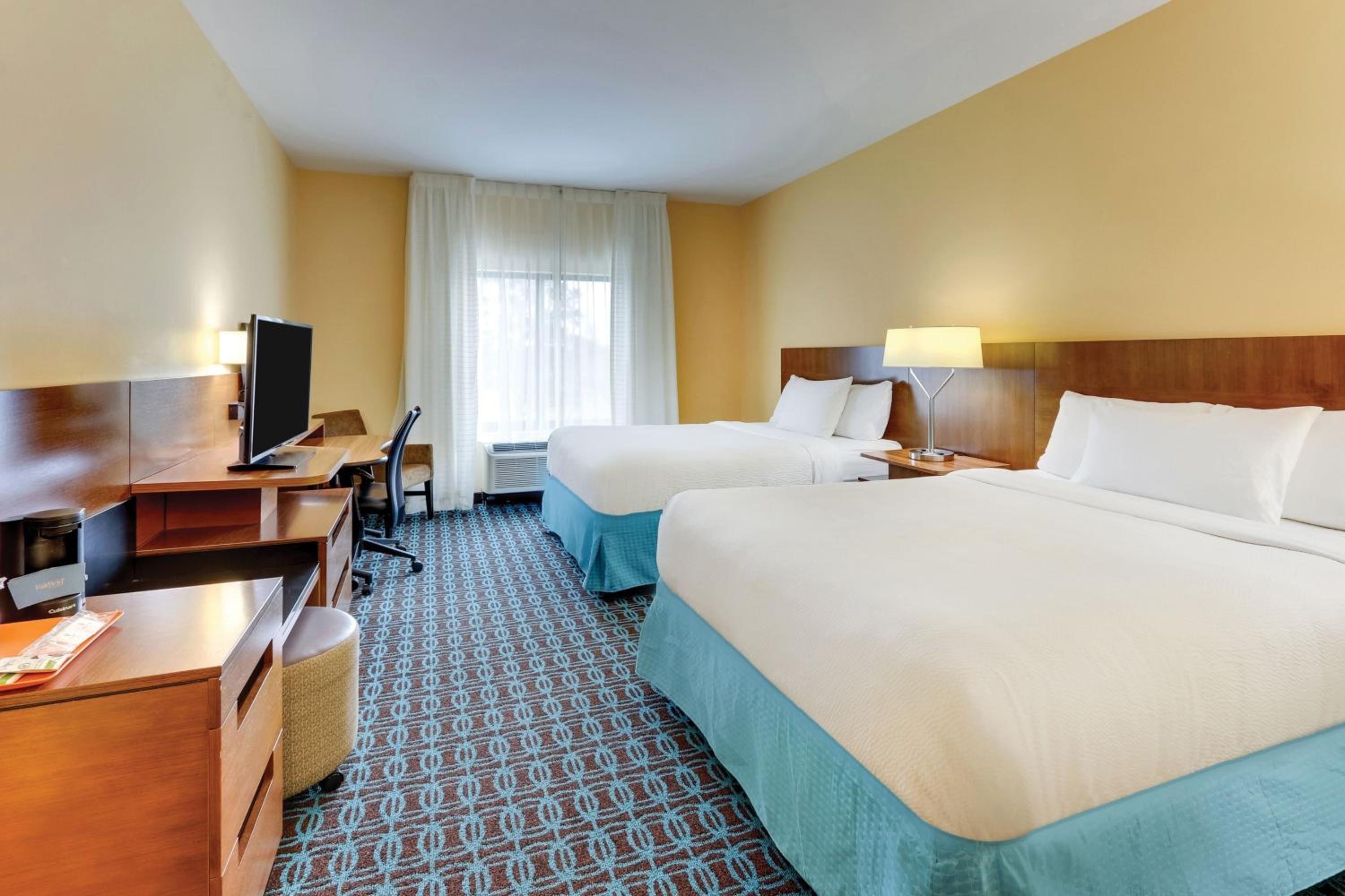 غرفة بسرير كوين، Fairfield Inn Suites Dunn I 95 2/8