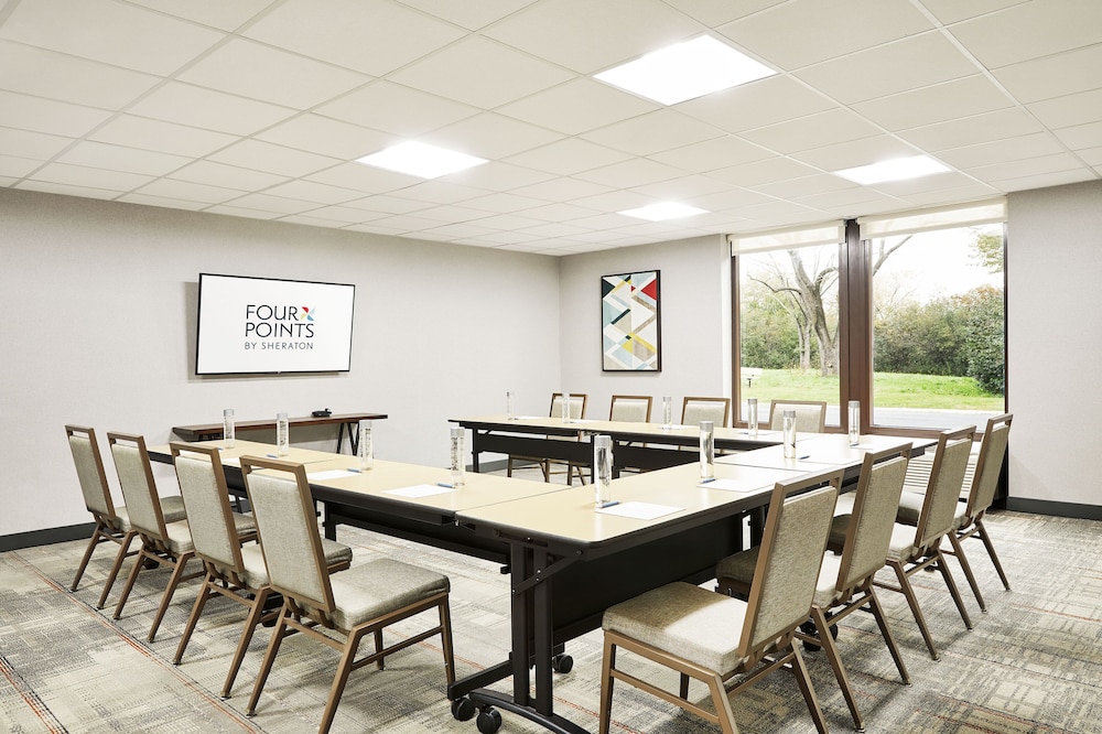 Four Points By Sheraton Chicago Westchester/Oak Brook 13/14