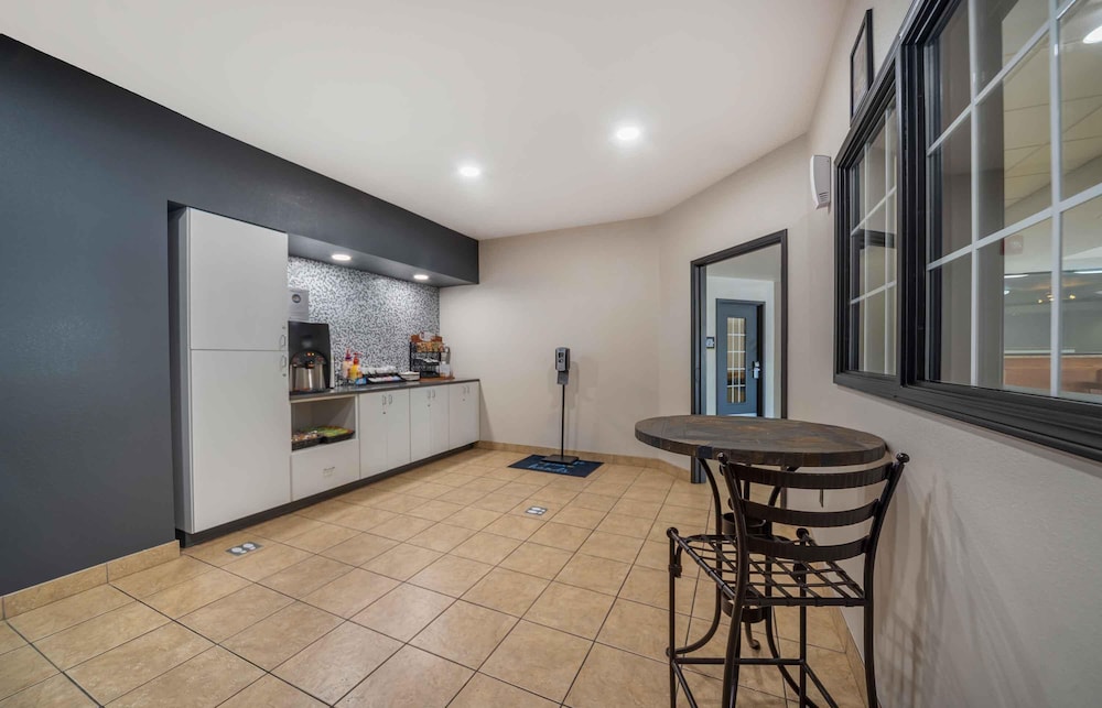 Extended Stay America Suites Lawton Fort Sill 38/61