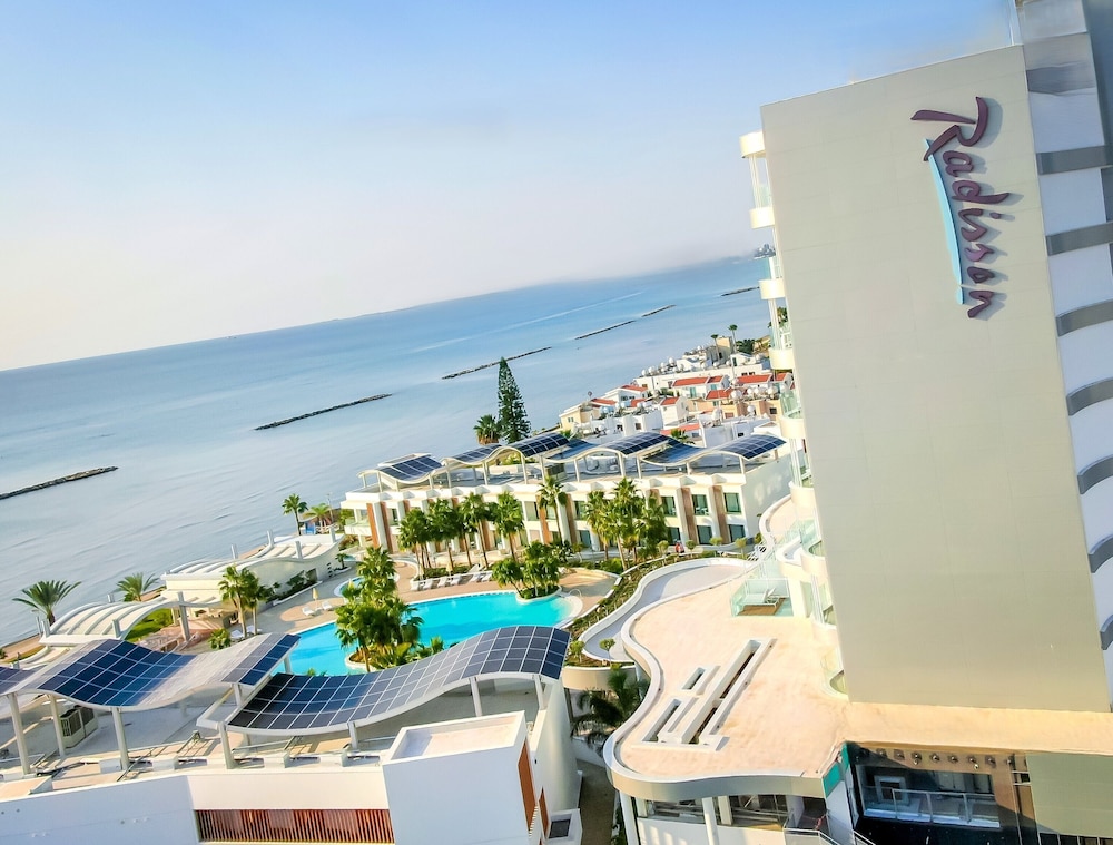 Radisson Beach Resort Larnaca 55/60
