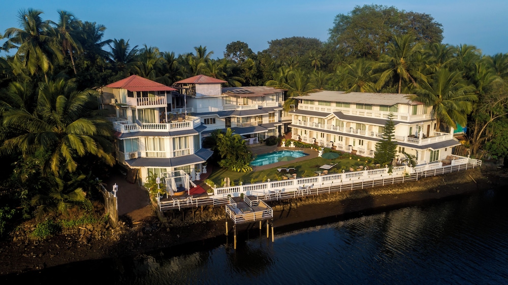 Stone Wood River Front 39/50