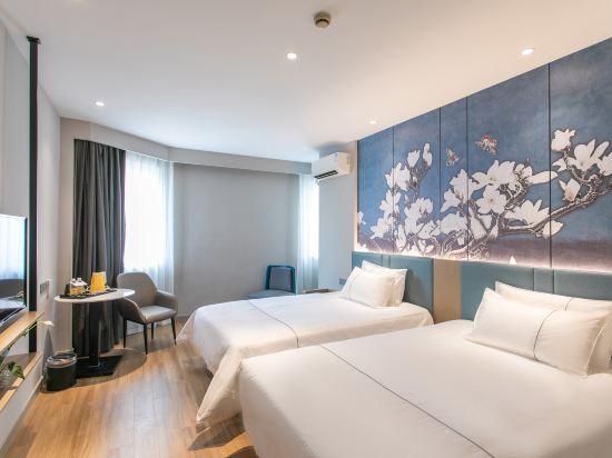 Elegant, Twin Beds
