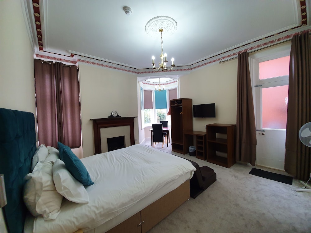 The Park Hotel Preston 34/65