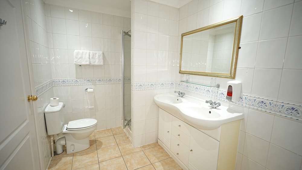 CONSORT HOTEL 49/51