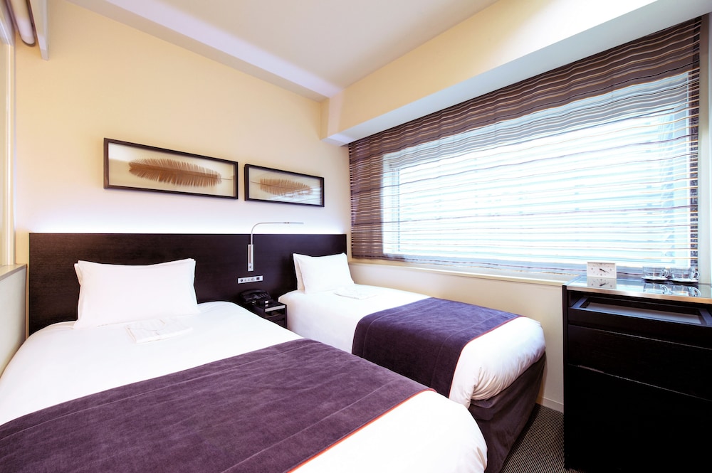 ROOM, TWIN BEDS, SMALL