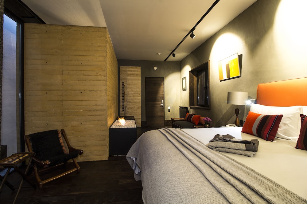 Uvence Arte + Hotel 20/50