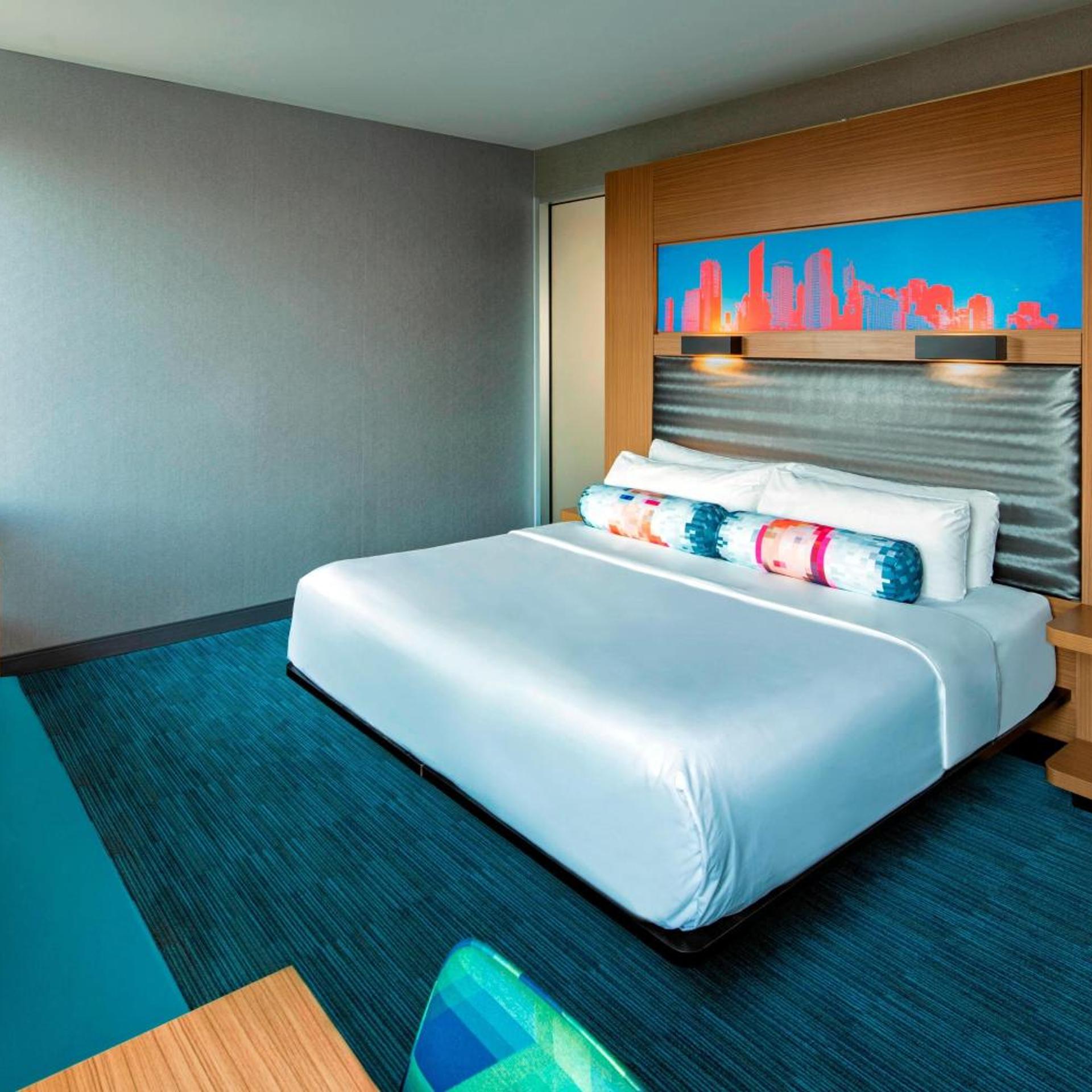 Deluxe, King Bed