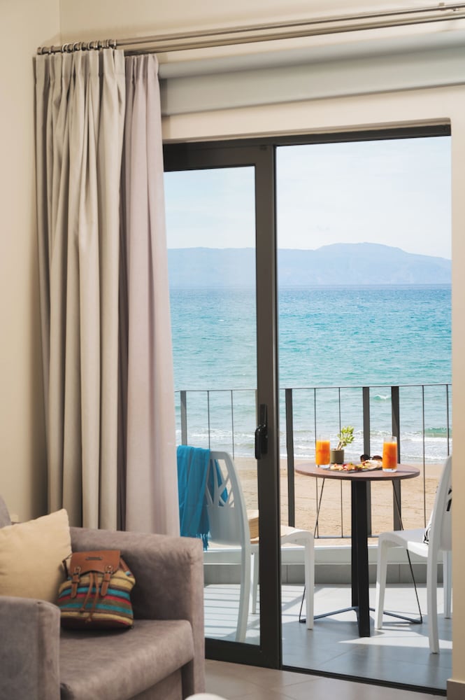 Elia Agia Marina Hotel 55/77