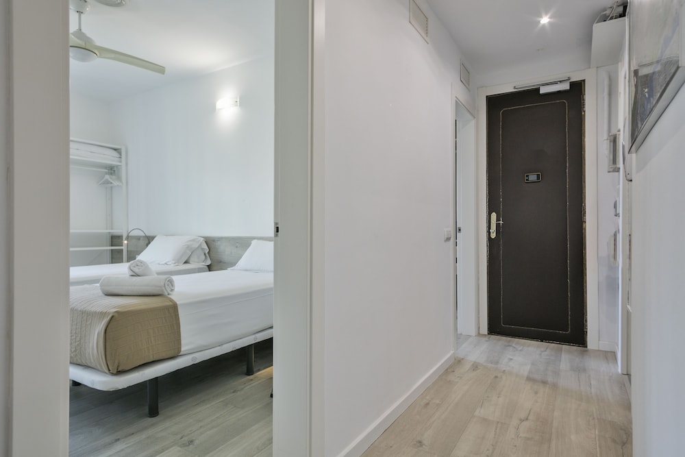 Stay Together Barcelona Apartments 49/50