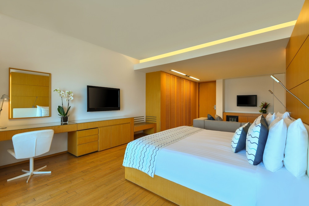 Garden, King Bed