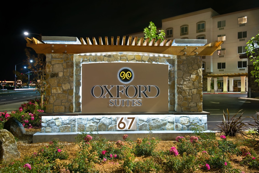 Oxford Suites Sonoma County - Rohnert Park 10/44