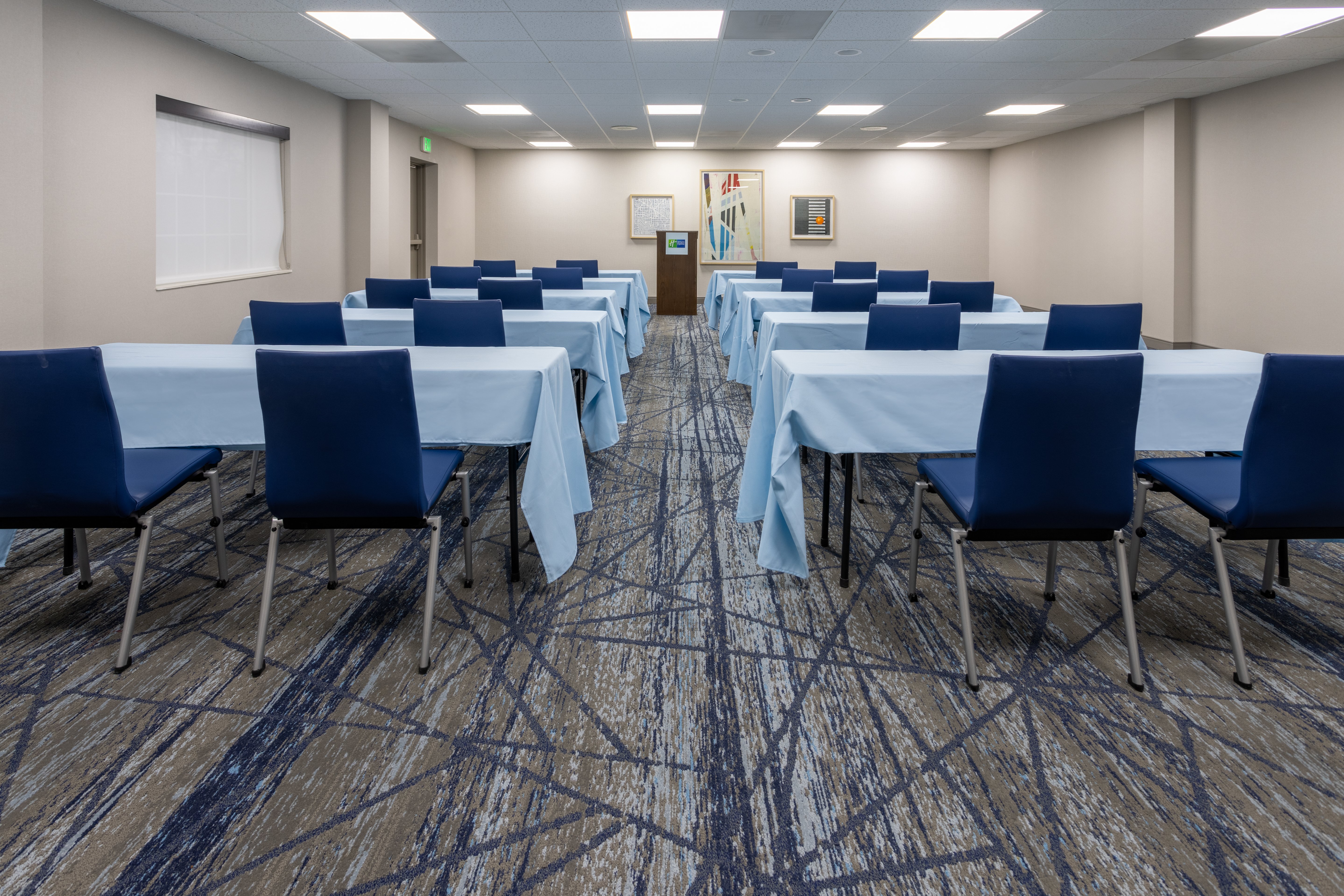 Holiday Inn Express Suites Center Township 68/78