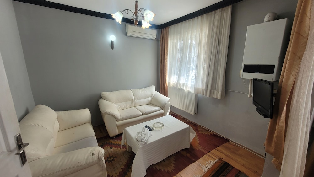 Mehmet Bey Hotel 34/70