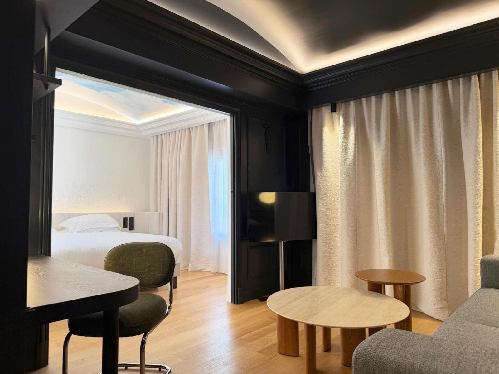 Monceau, Suite, King Bed, Sofa، Le Mathurin Hotel & Spa 10/10