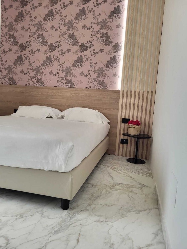 Hotel Maiuri 18/49