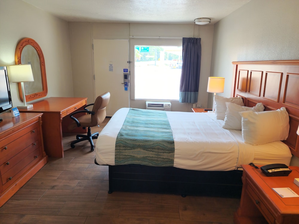 Days Inn by Wyndham Hardeeville Near Hilton Head 14/50