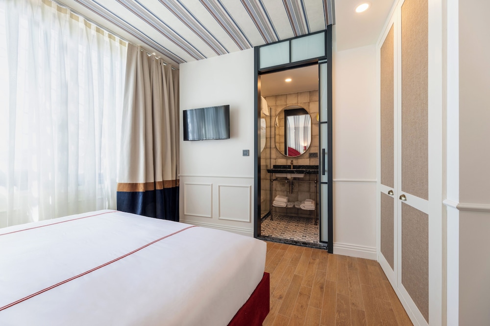 Khai Hotel Karakoy 25/60
