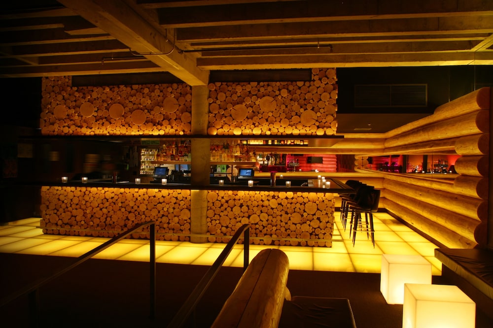 Jupiter Hotel 62/71