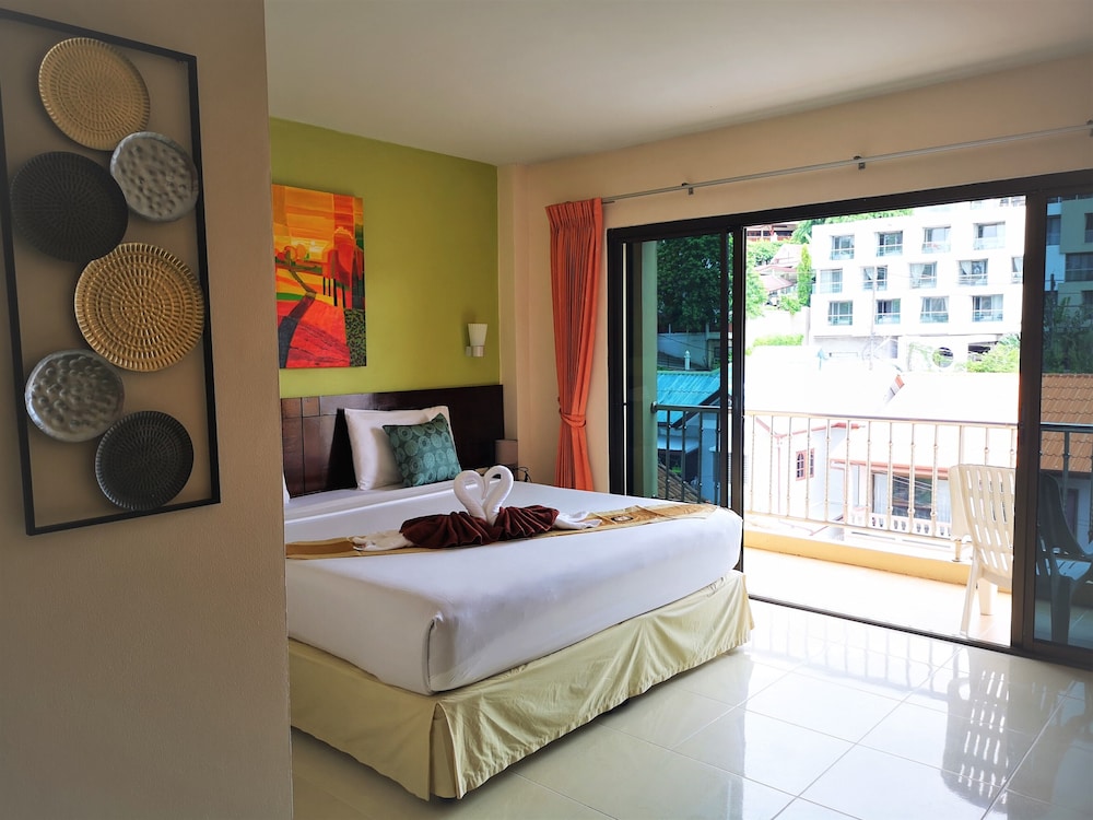 SEVEN SEAS HOTEL 15/64