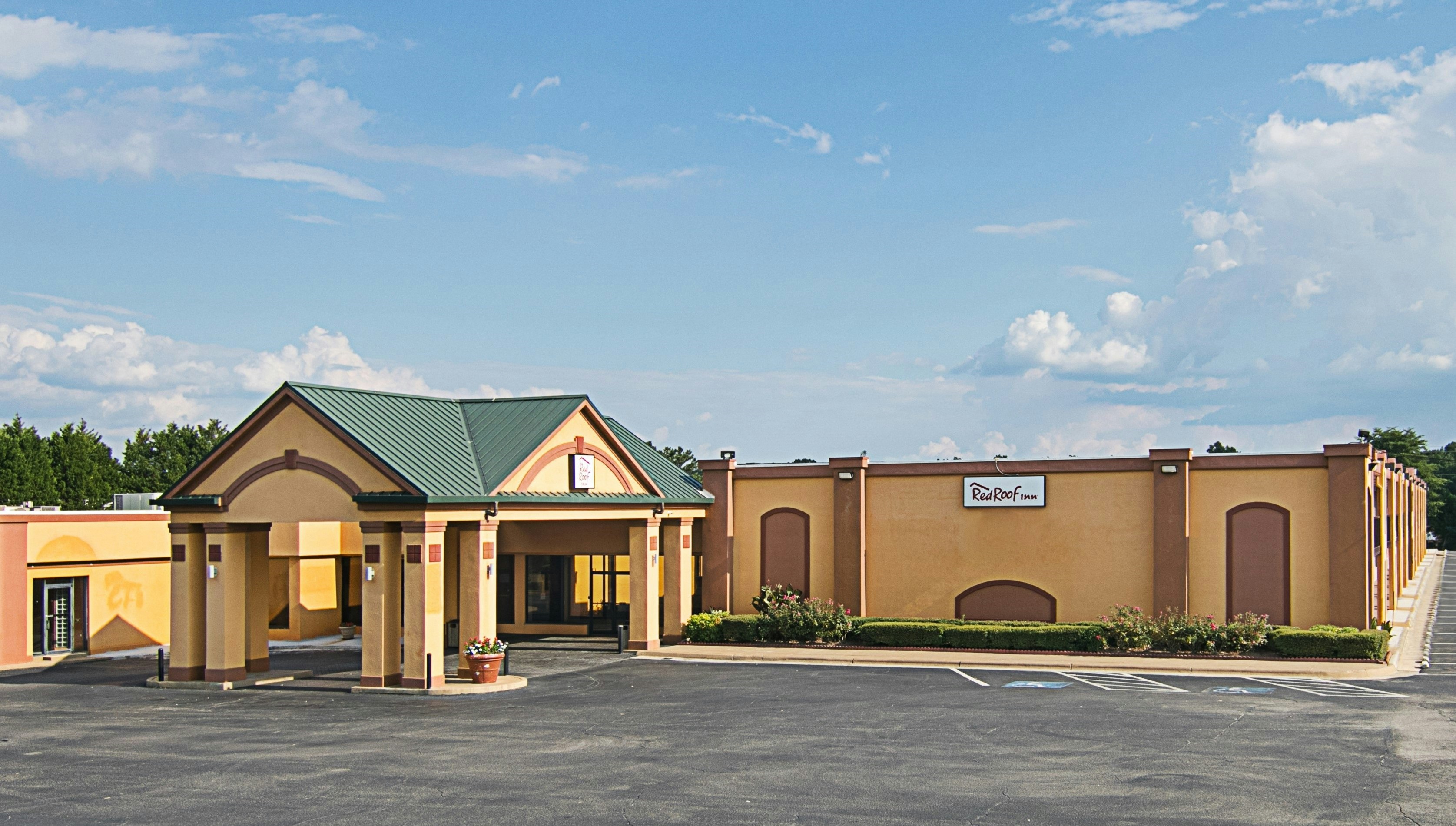 Red Roof Inn Forsyth 4/29