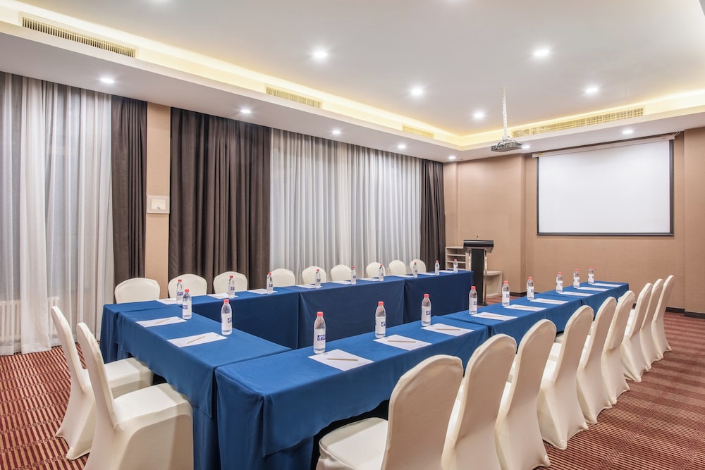HOLIDAY INN EXPRESS CHANGBAISHAN 39/49