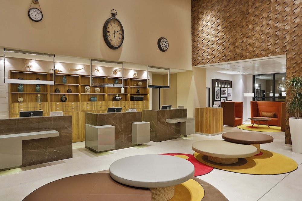 Park Mall Hotel & Conference Center 18/38