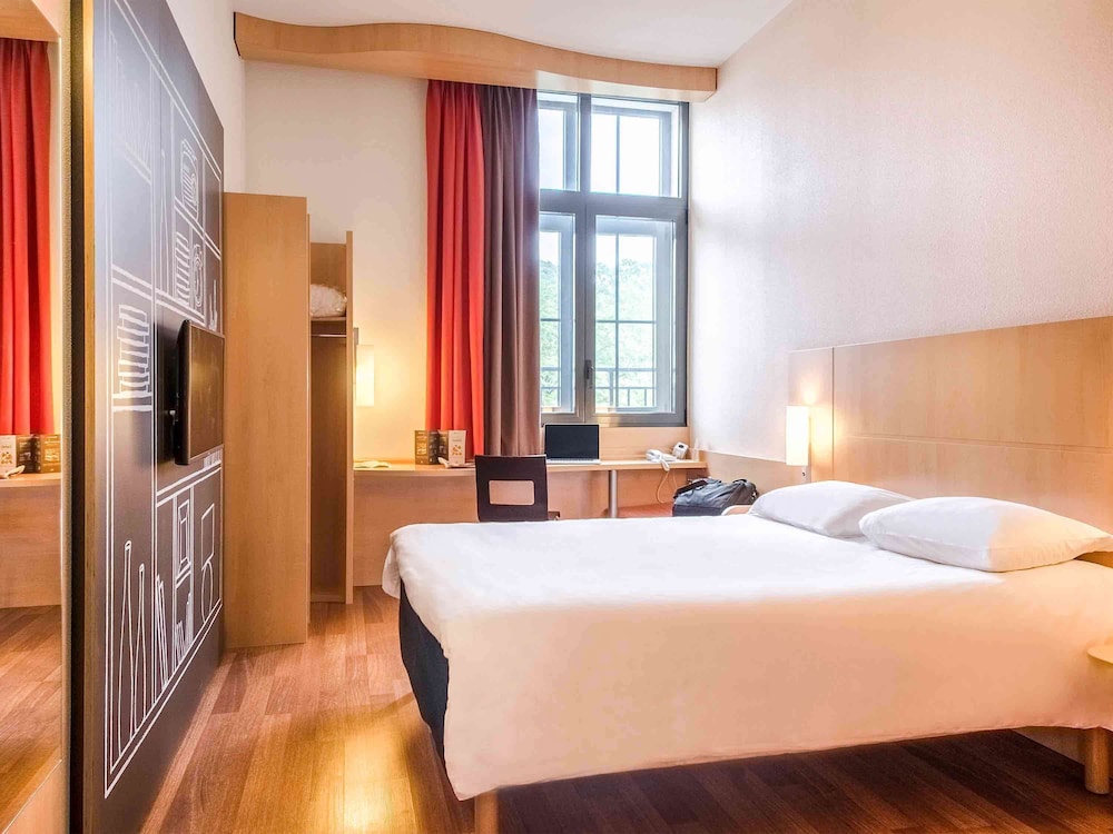 Ibis Sarlat 22/74