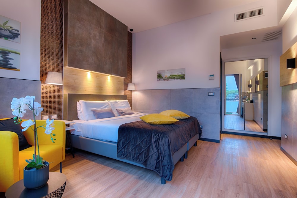 Raganelli Hotel 12/56