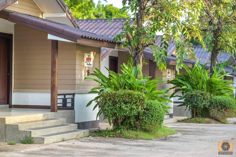 The Laekhong River Resort 15/18