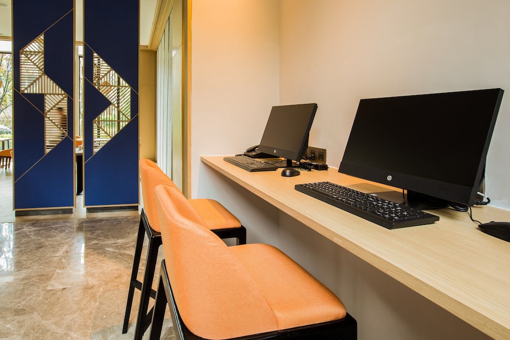 Holiday Inn Express Guizhou Qinglong 36/43