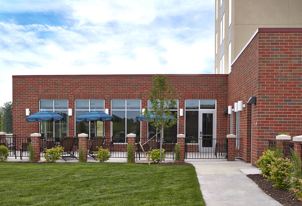 Hyatt Place Lansing – East 39/43