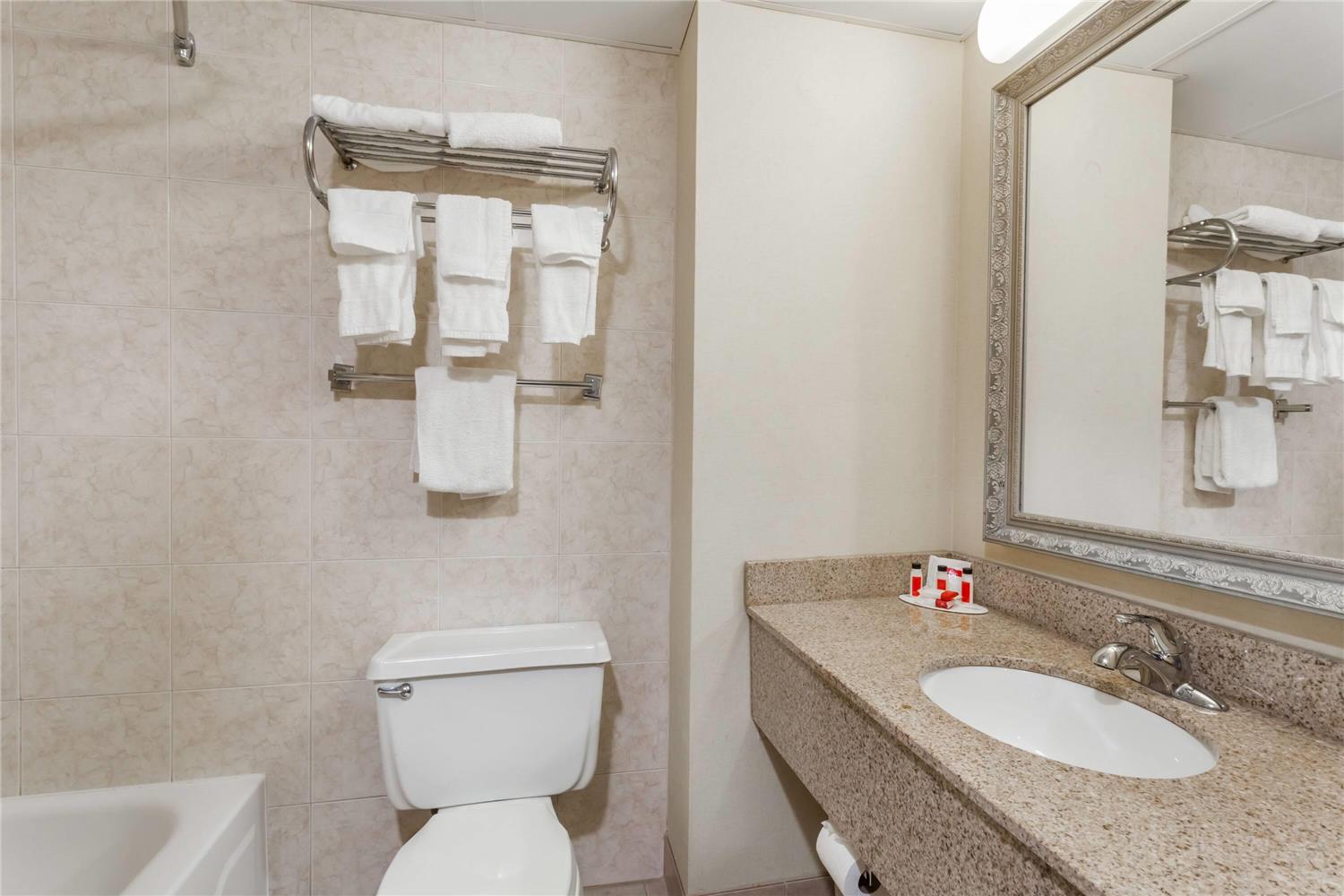 Ramada By Wyndham Newburgh/West Point 44/46