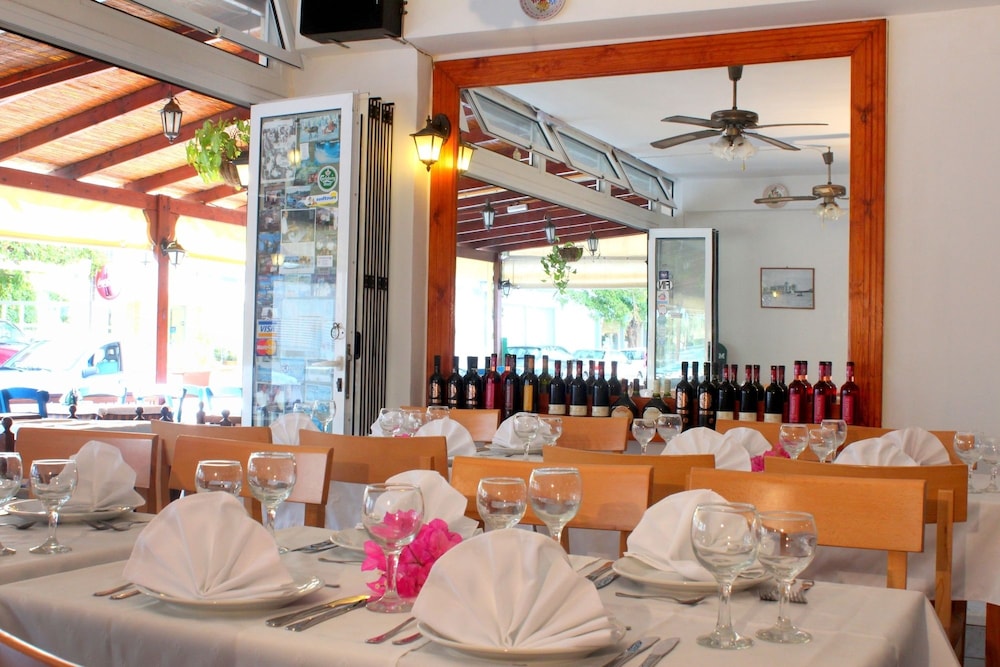 Rhodos Horizon Boutique - Adults Only 68/71