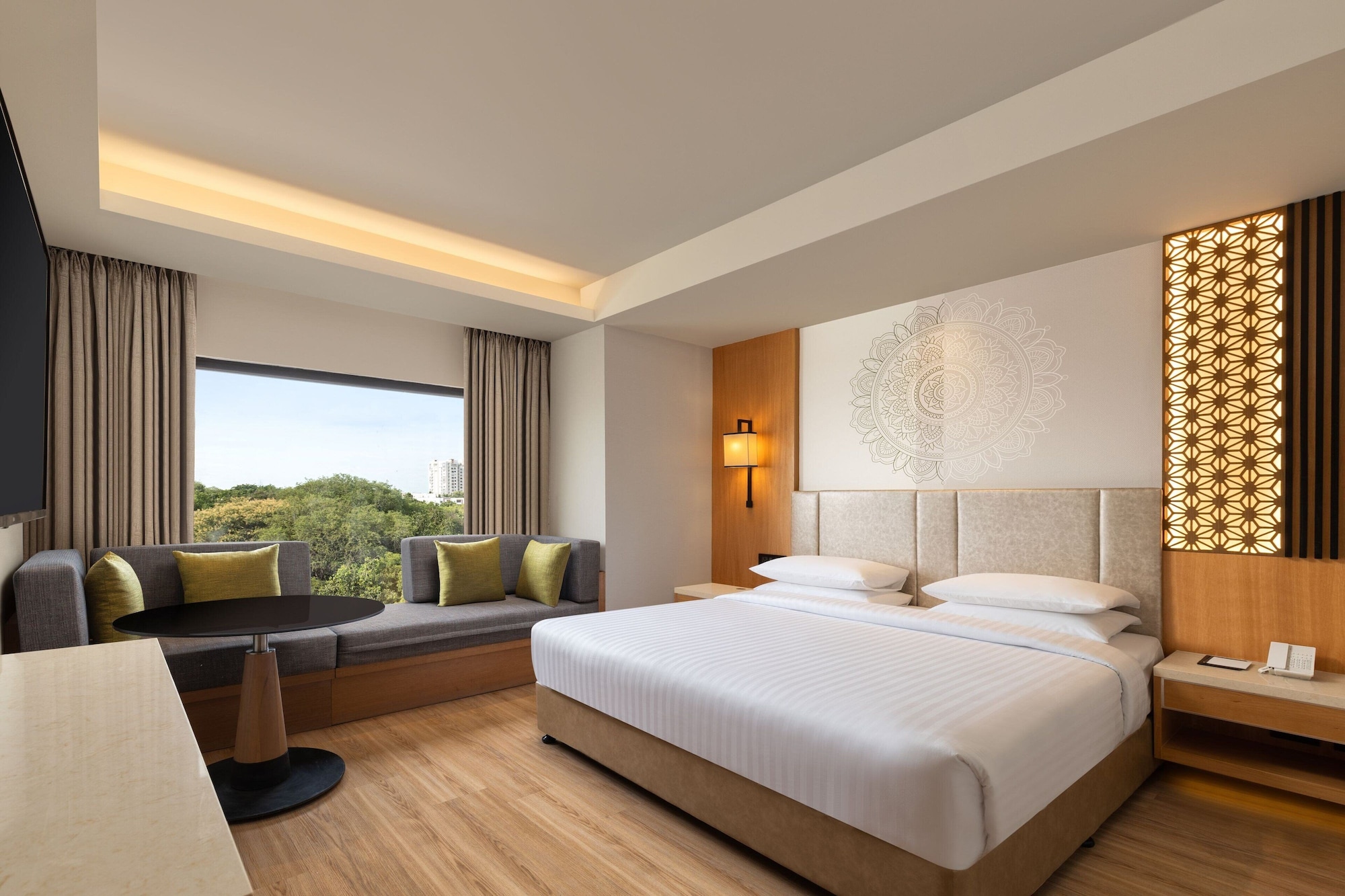 2 Bedrooms, Family Suite, City View 2/3