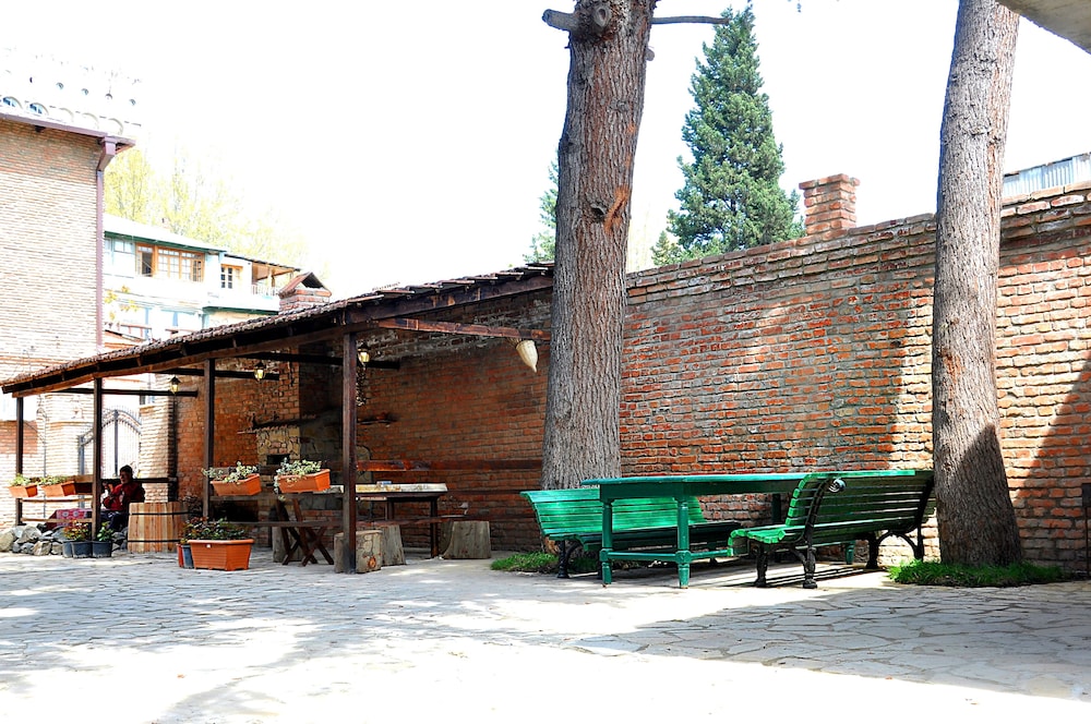 Tiflis Hotel 3/74